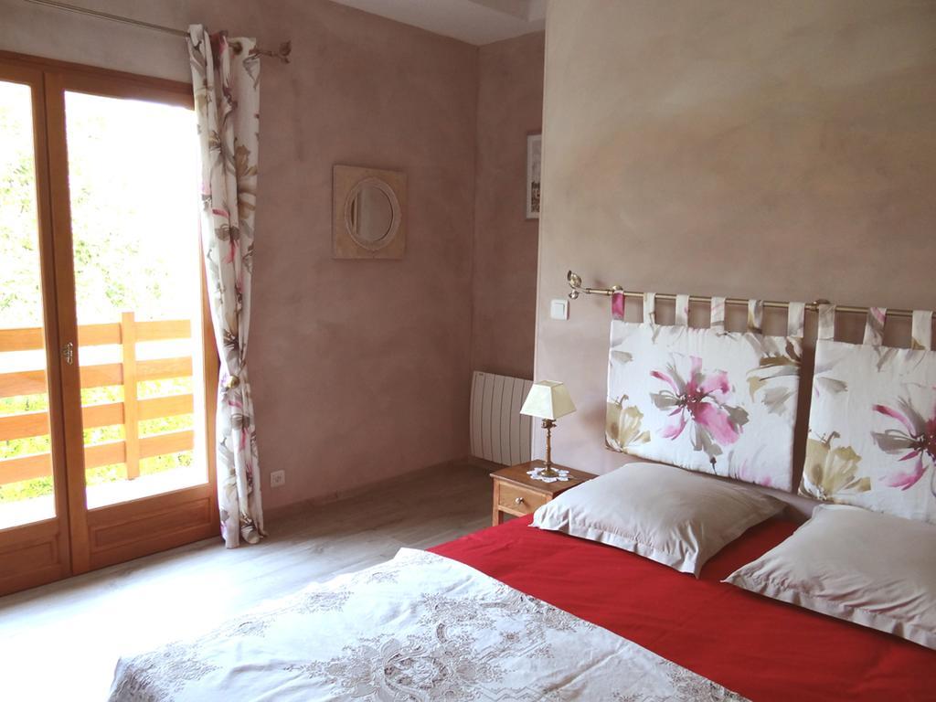 Bed and Breakfast Le Chemin D'Ulphe Boves Habitación foto